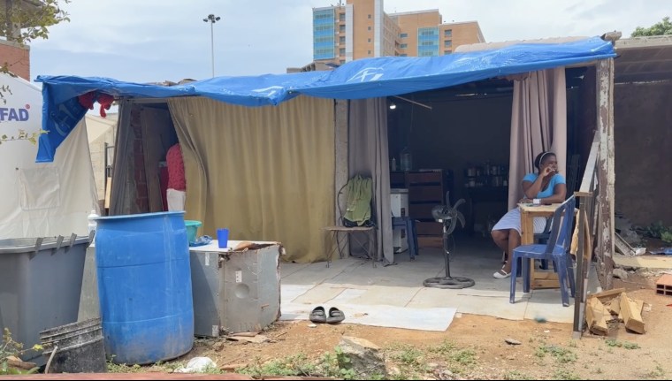 A temporary shelter in Brisas de Maiquetía in La Guaira.